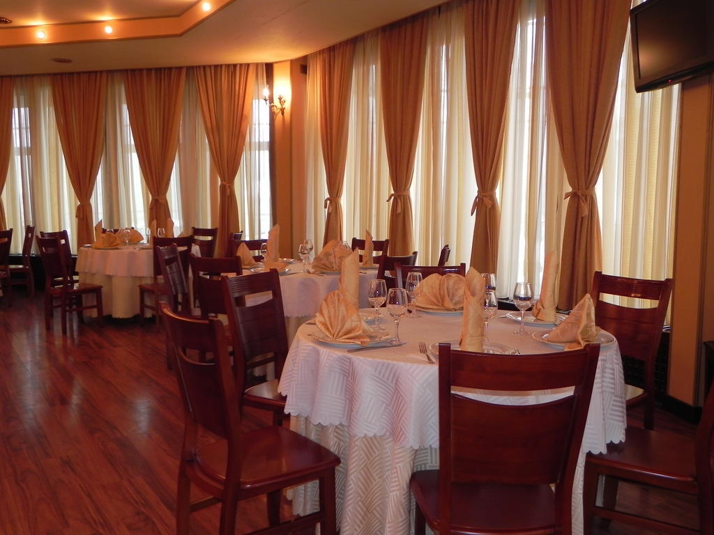 Hestia Hotel Calarasi  Luaran gambar