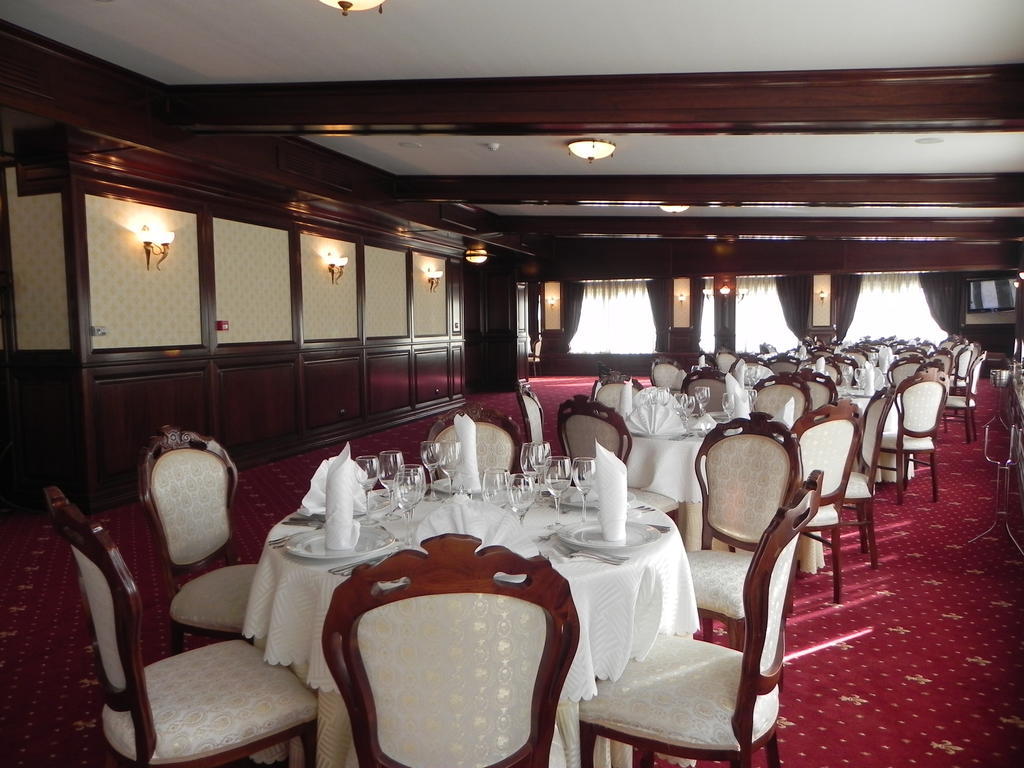 Hestia Hotel Calarasi  Luaran gambar